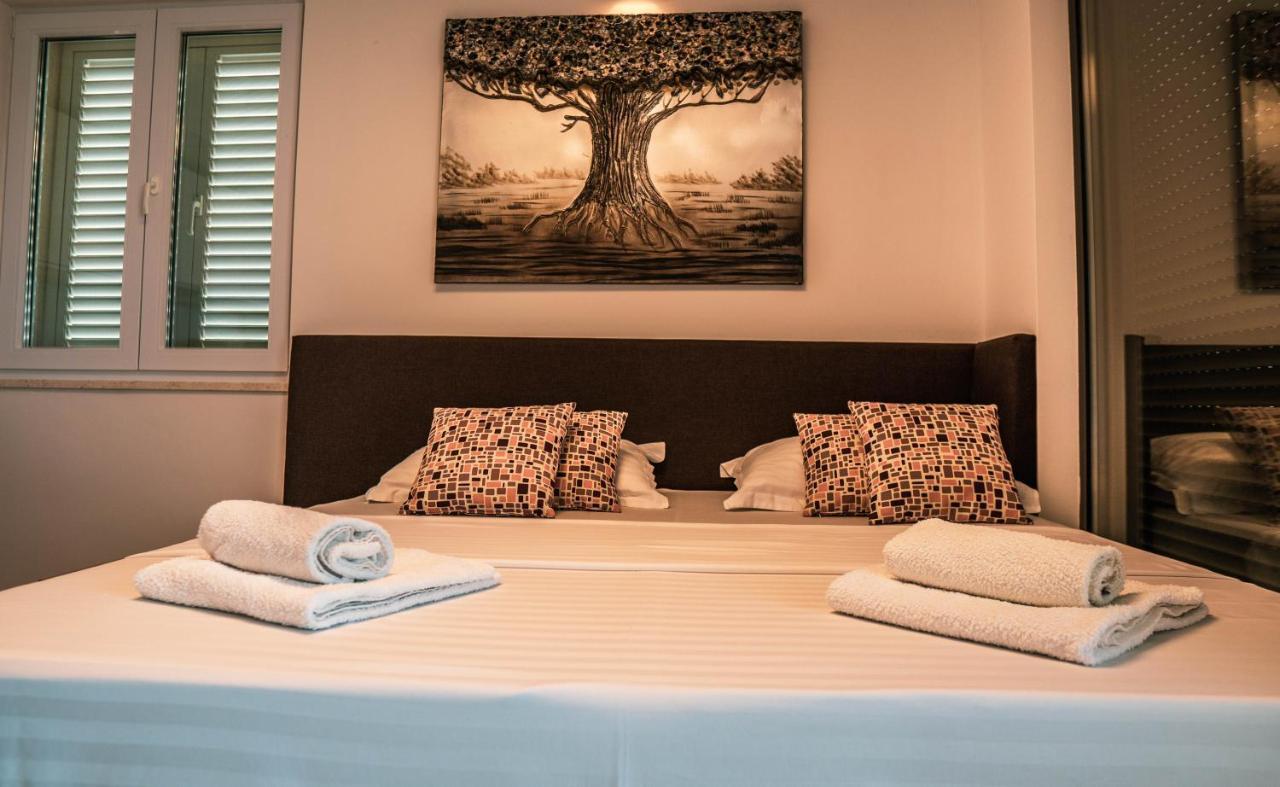 Luxury Apartments White Villa Violeta Mandre Exterior foto